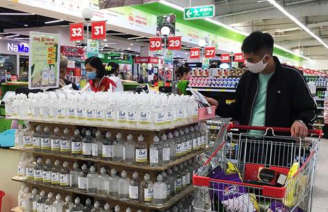 Nước rửa tay khô giảm giá mạnh, hàng về tràn khắp siêu thị